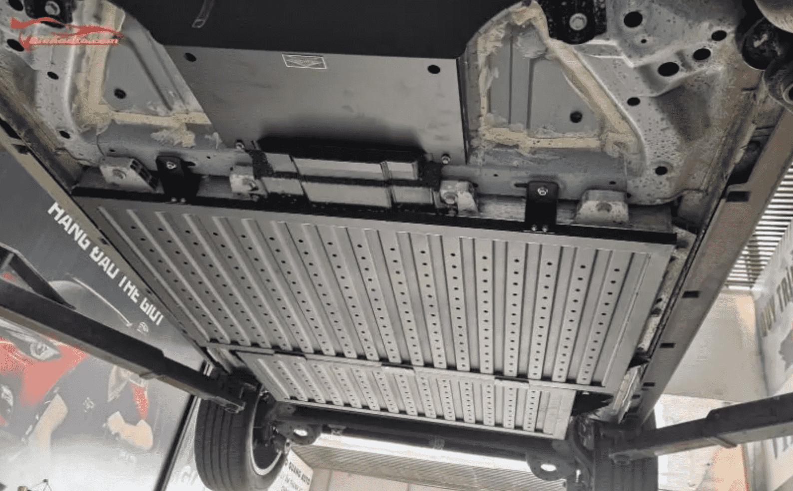 Xevaban.com ở 214 Giải Phóng là đơn vị chuyên cung cấp đồ chơi ô tô, phụ kiện ô tô, đồ chơi limo green, phụ kiện limo green, xevaban, 214 giải phóng, giáp gầm limo green, bảo vệ gầm limo green, giáp pin limo green, tám bảo vệ pin limo green.